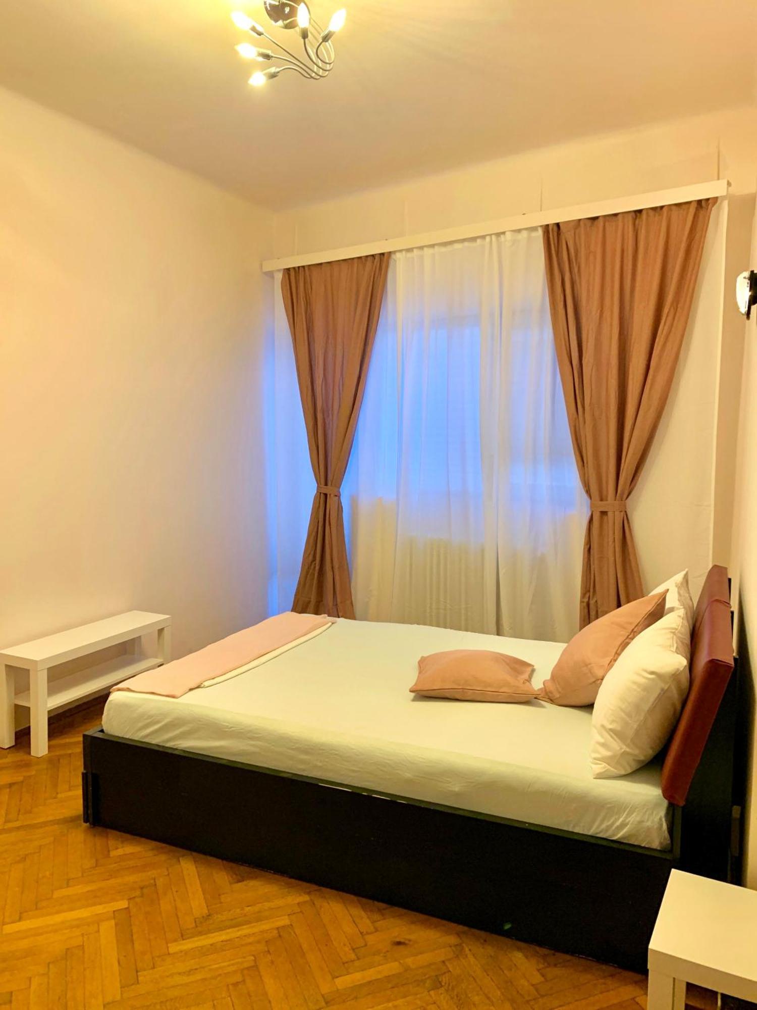 Downtown Unirii Square Private Economy Rooms With Shared Amenities Bucareste Quarto foto