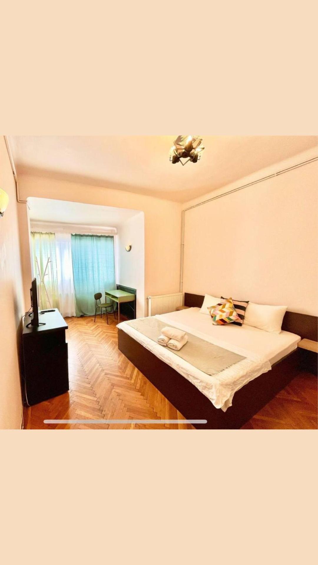 Downtown Unirii Square Private Economy Rooms With Shared Amenities Bucareste Exterior foto