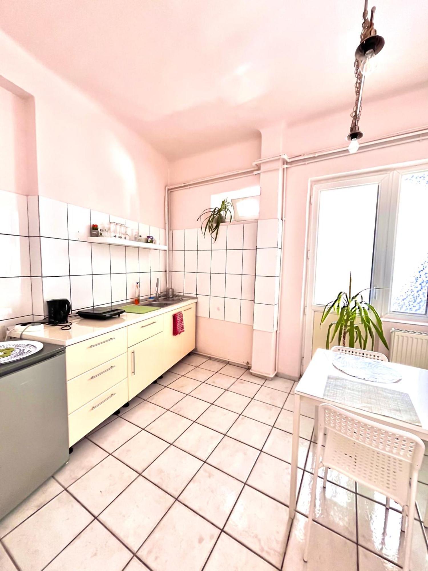 Downtown Unirii Square Private Economy Rooms With Shared Amenities Bucareste Exterior foto